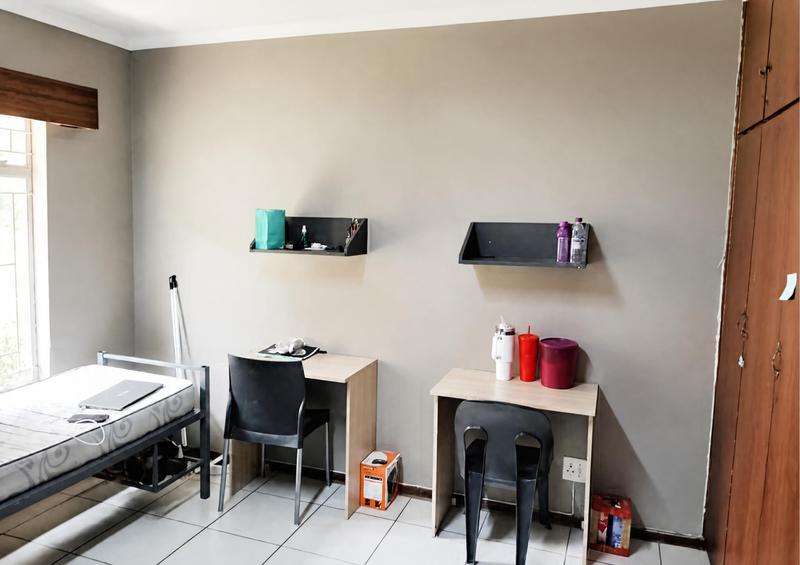 To Let 10 Bedroom Property for Rent in Die Bult North West